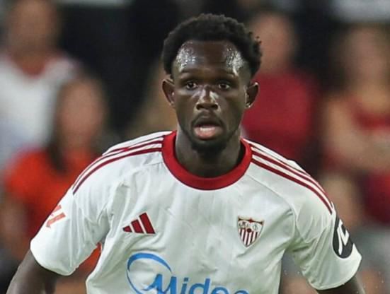 又躺了，塞维确认夸西股二头肌拉伤，球队有10名球员缺席合训